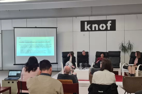 udeleženci za okroglo mizo knof